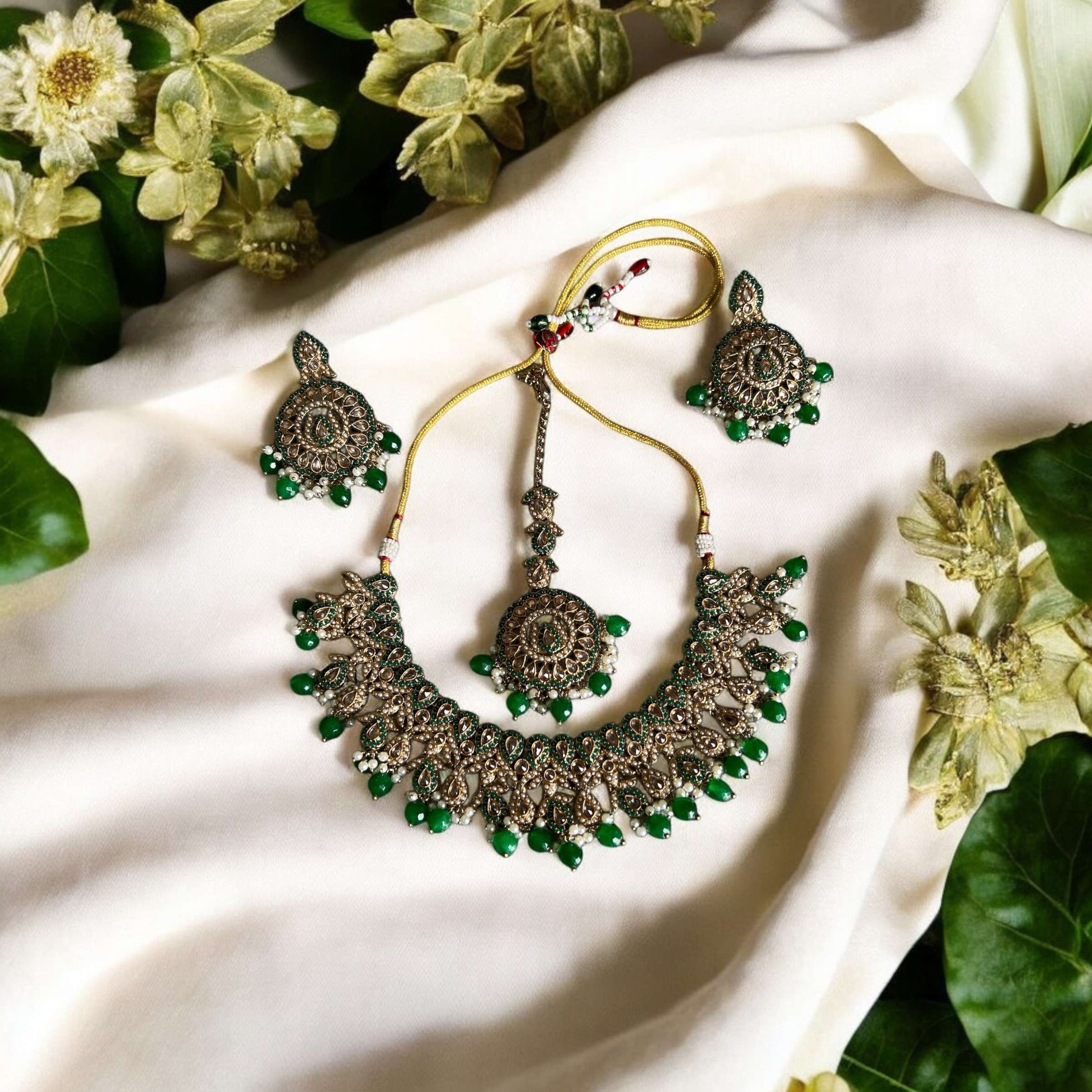 Emerald Green & Gold Stone Necklace Set – A Touch of Regal Splendor