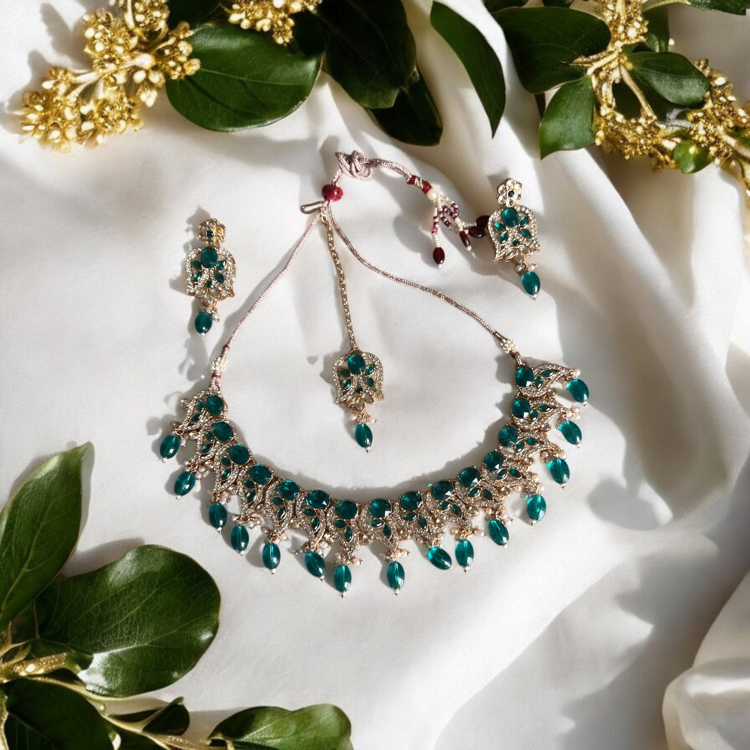 Emerald Green Stone Necklace Set – Pure Elegance, Pure Envy