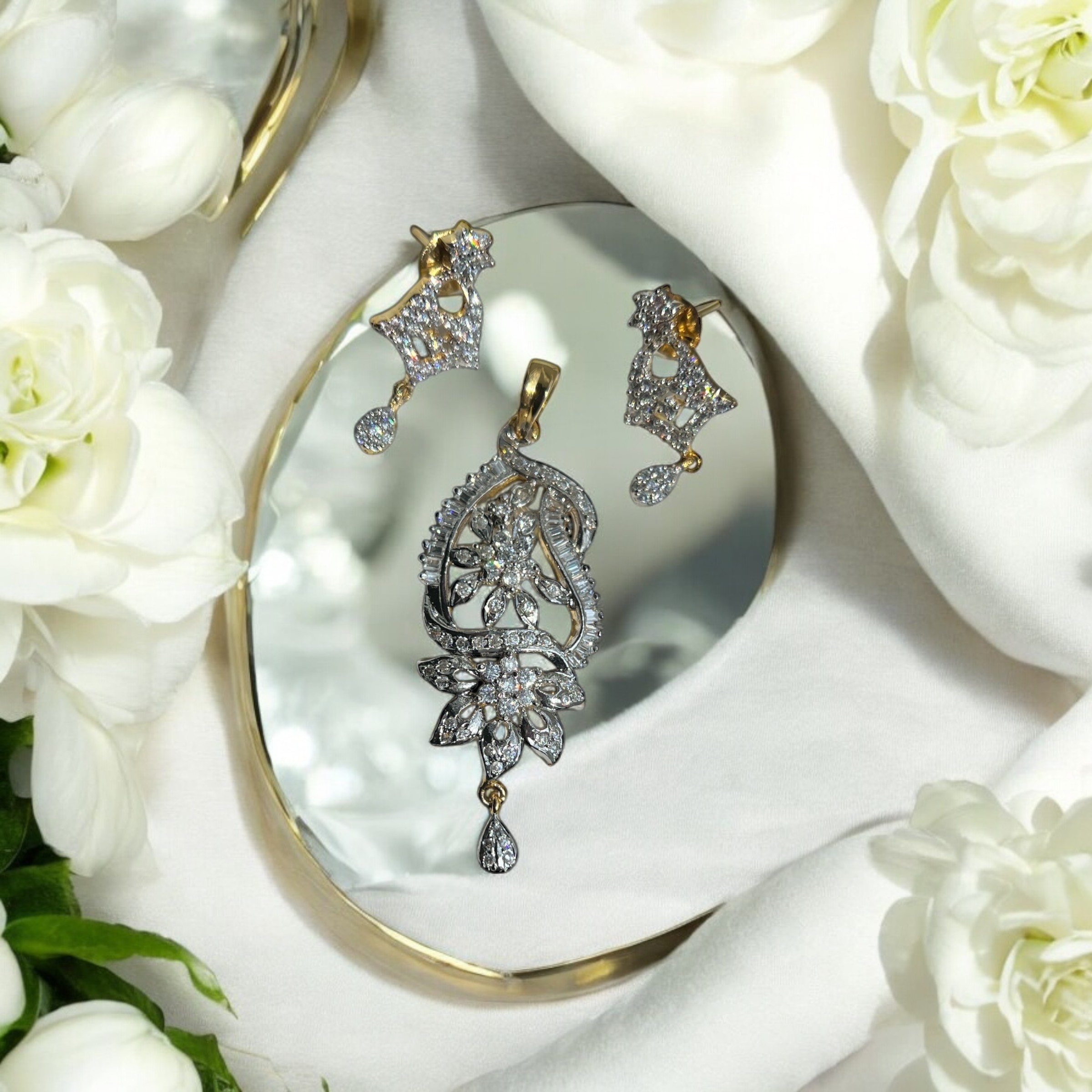 AD & Gold-Tone Premium Pendant Set – Subtle Sparkle, Timeless Shine
