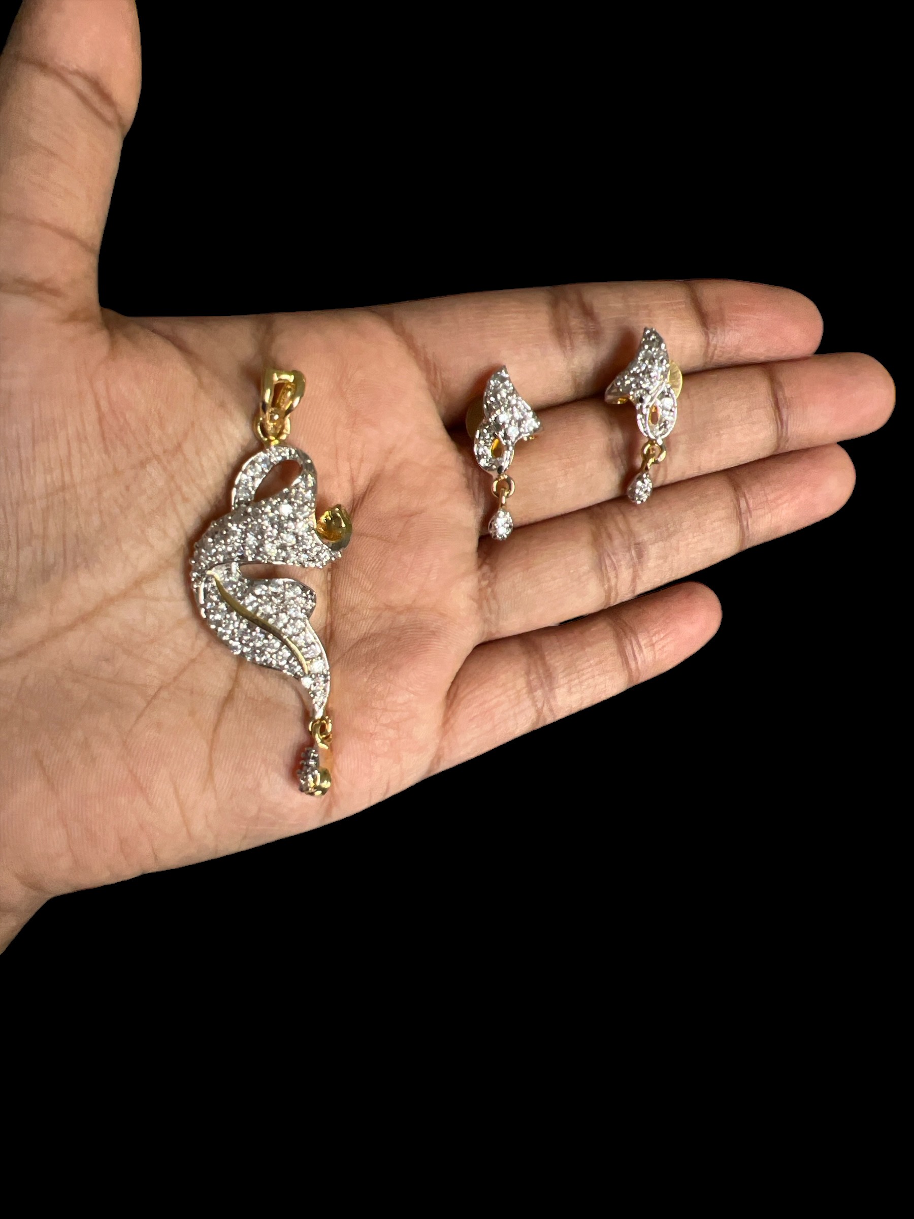 Mini AD & Gold-Tone Pendant Set – Dainty Sparkle, Everyday Elegance